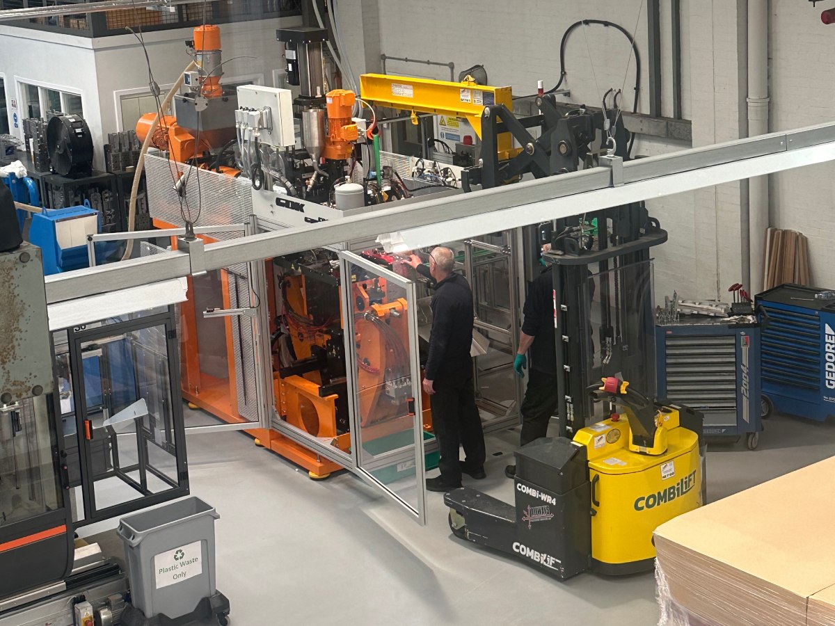Why choose us to be your blow moulding partner? Why choose us to be your blow moulding partner?