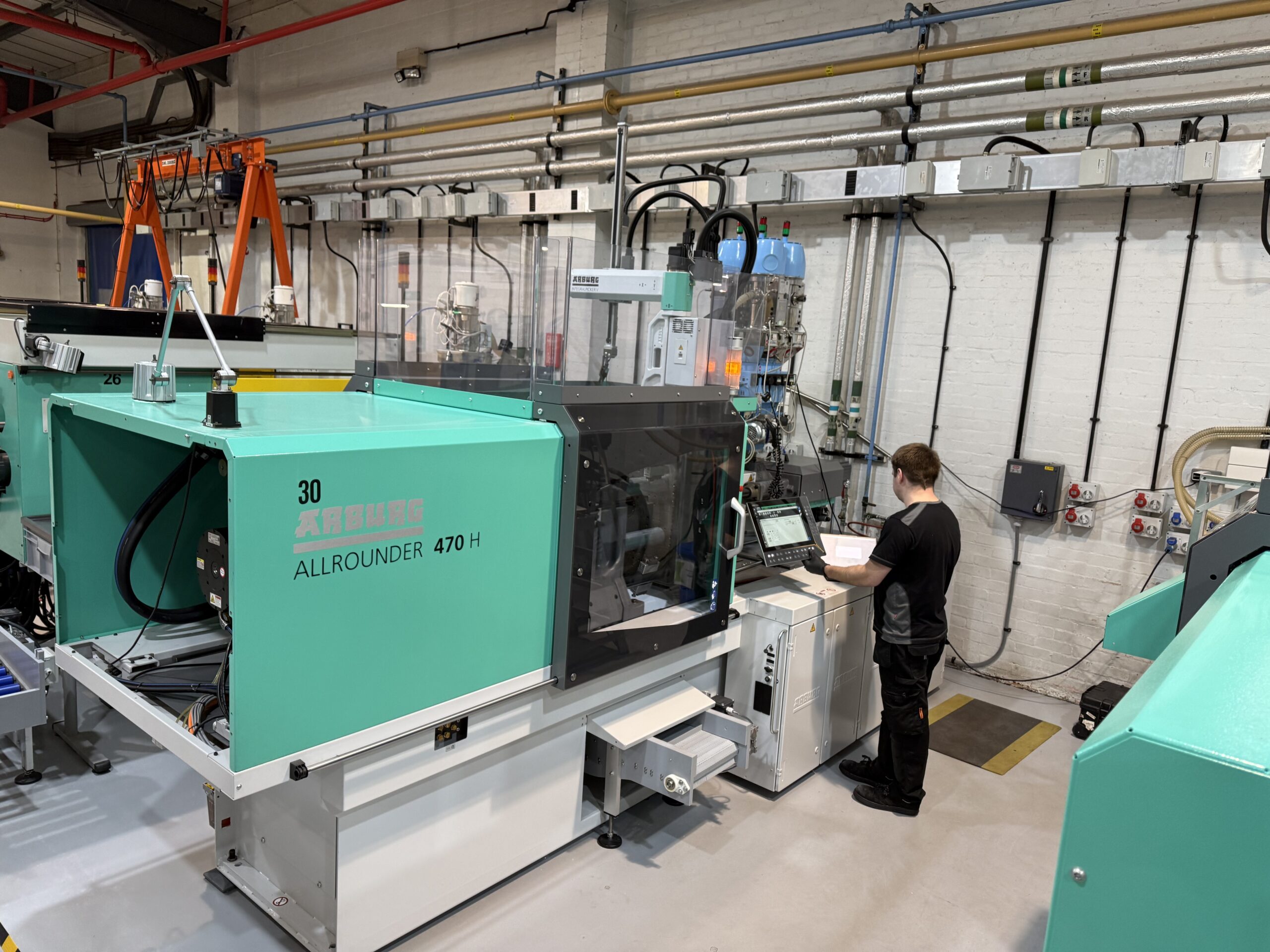 Measom Freer keep machines running with expert ARBURG maintenance Measom Freer keep machines running with expert ARBURG maintenance